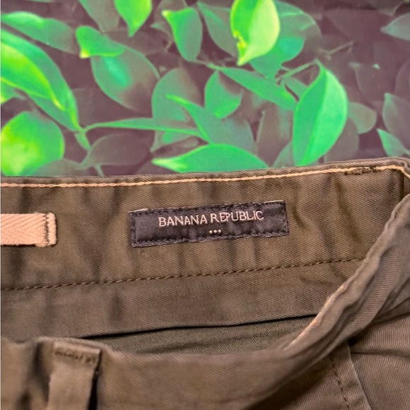30x32 Banana Republic Green Chino - Picture 3 of 6